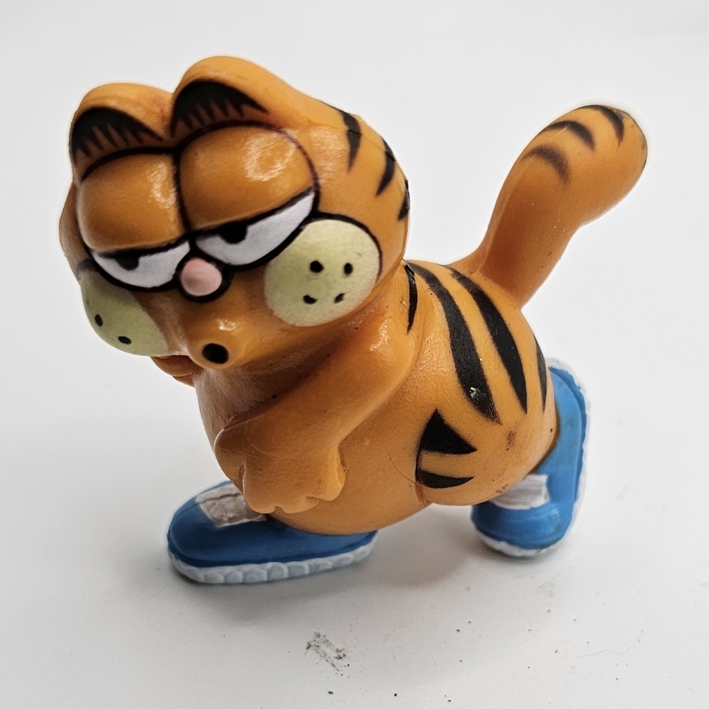 1980s United Syndicate vtg Garfield Running Figurine Toy 2.5"  80s collectible